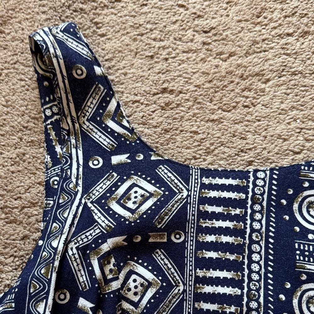 Vintage Blue and White Sleeveless Patterned Maxi Dress with Scoop Neck. - Picture 3 of 10